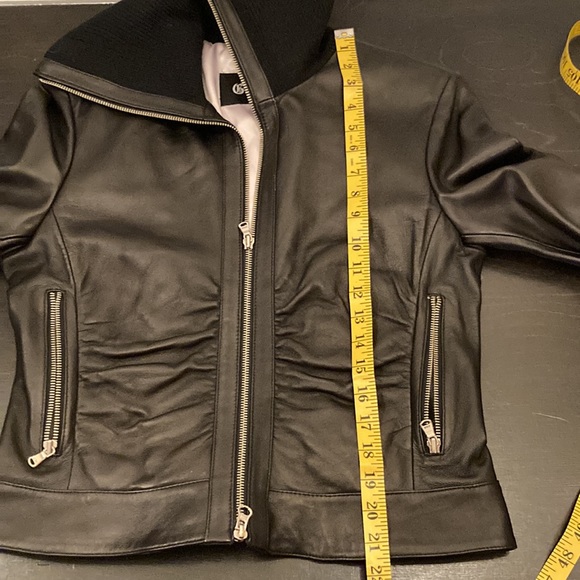 Guess genuine leather coat ruching on front and large knit collar size M GUC - Picture 11 of 13